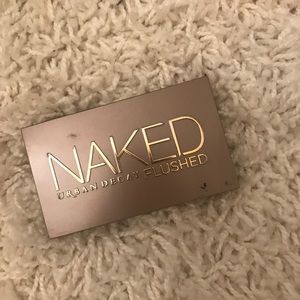 UD naked flushed palette